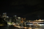 Sydney.
La Skyline et le port.
De gros paquebots font escale à Sydney ; ici, le Queen Victoria.