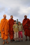 Sydney.
Rencontre avec des moines cambodgiens. Cela nous replonge quelques mois en arrière ...