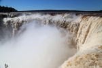 Argentine, Parque Nacional Iguazú.
On peut s'approcher (sans être mouillé cette fois) des gorges du Diable, et les chutes sont spectaculaires !