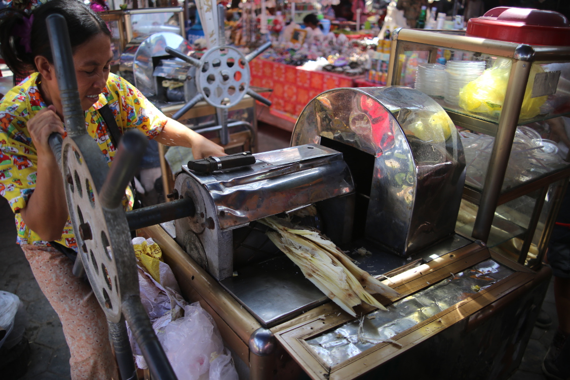 Kep.
MarchÃ© aux crabes.
On a dÃ©gustÃ© un jus de canne Ã  sucre. DÃ©licieux !