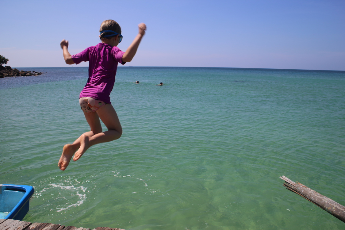Koh Rong Samloen.
Ile situÃ©e au large de Sihanoukville, au sud du Cambodge.