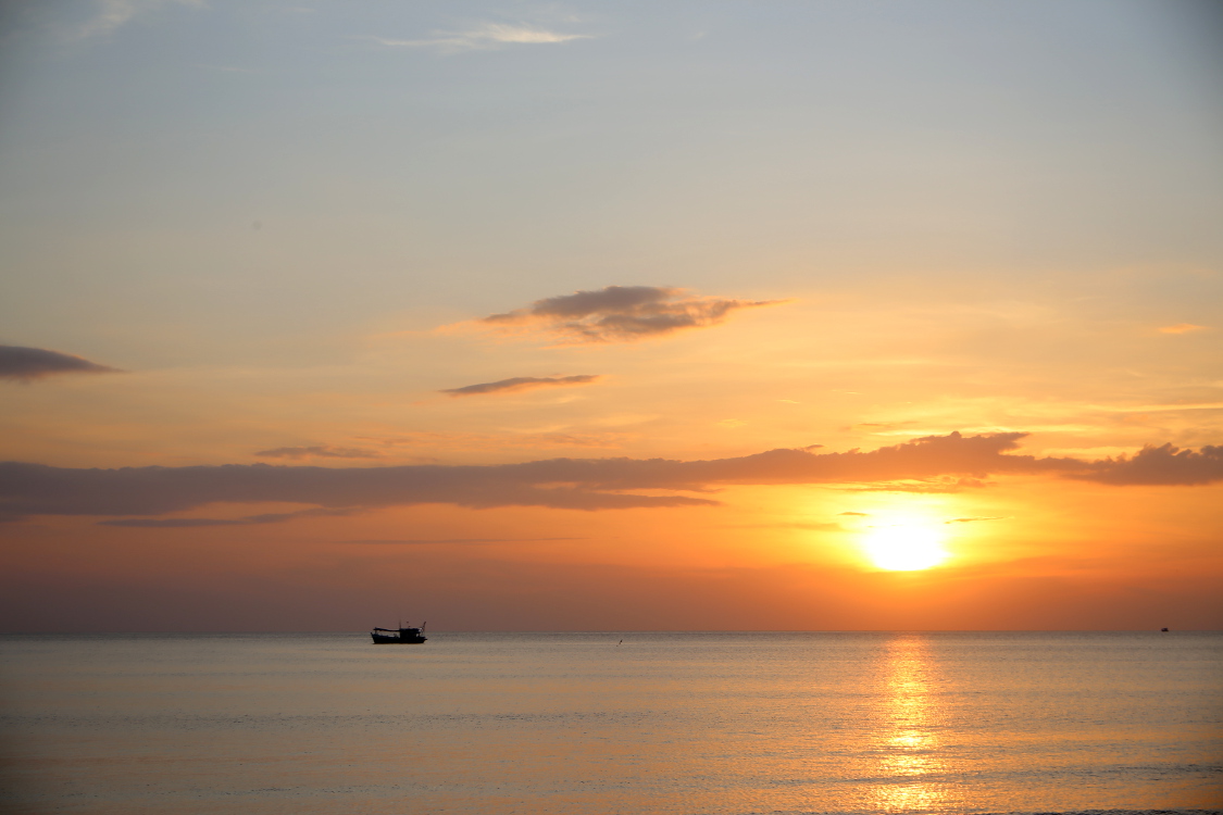 Koh Rong Samloen.
Ile situÃ©e au large de Sihanoukville, au sud du Cambodge.