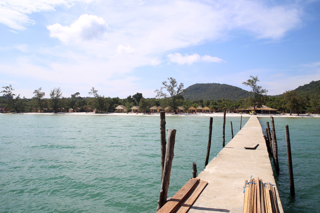 Koh Rong Samloen.
Ile situÃ©e au large de Sihanoukville, au sud du Cambodge.