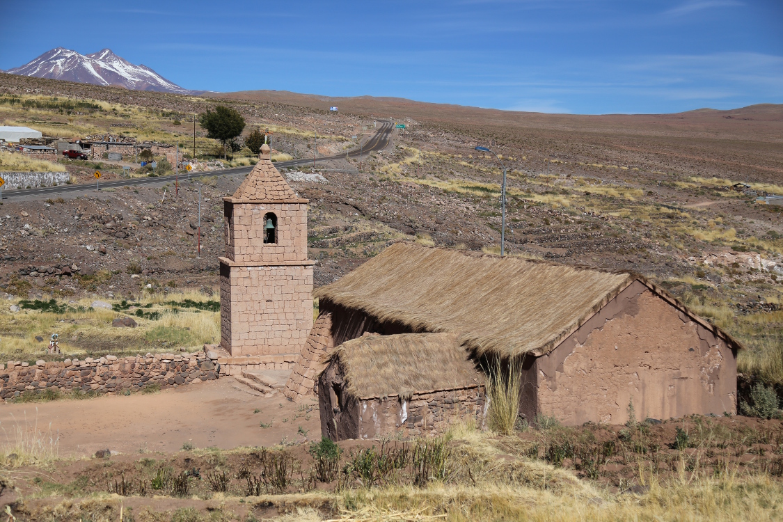 Ancienne Ã©glise du petit village de Socaire.