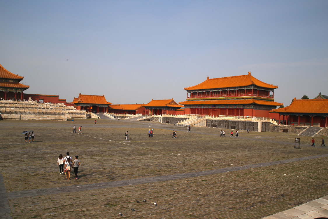 La citÃ© interdite, vaste cour qui pouvait accueillir une audience impÃ©riale de 100 000 personnes !