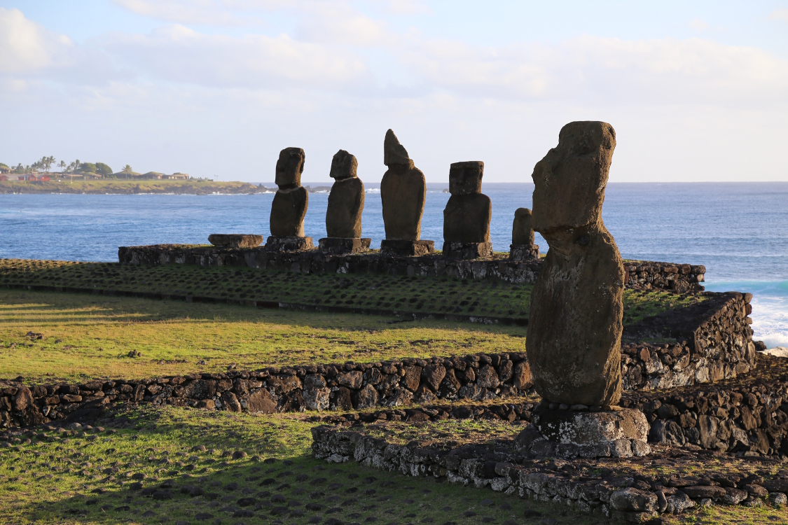 Ahu Tahai et Ahu Vai Uri.