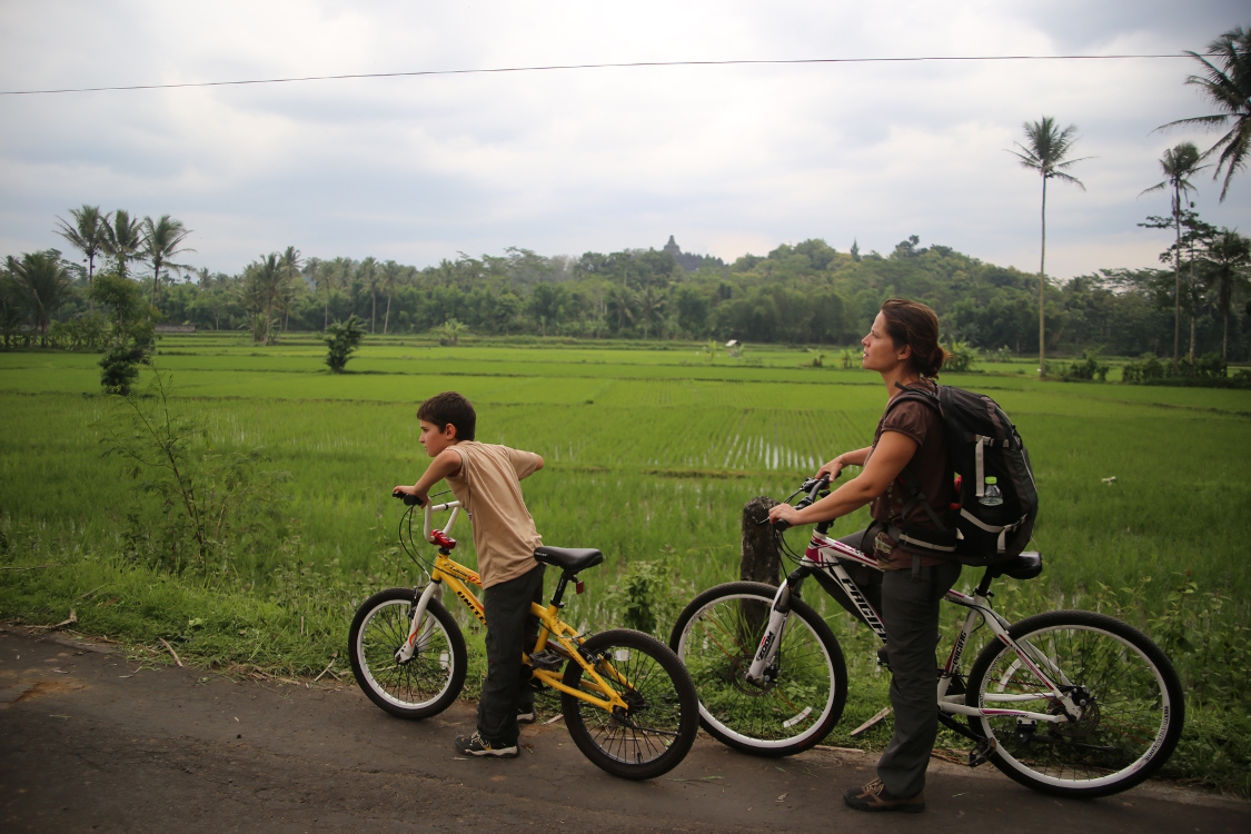Java. Borobudur.
Et rien de mieux que les vÃ©los pour dÃ©couvrir la rÃ©gion !