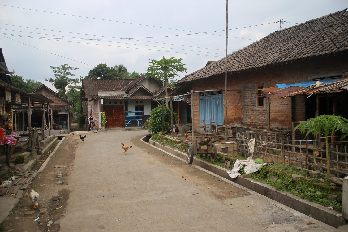 Java. Borobudur.
Ce petit village abrite une fabrique artisanale de poteries.