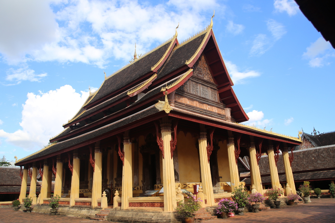 Vientiane.
Temple Vat Si Saket, le plus ancien de la capitale, datant de 1824.