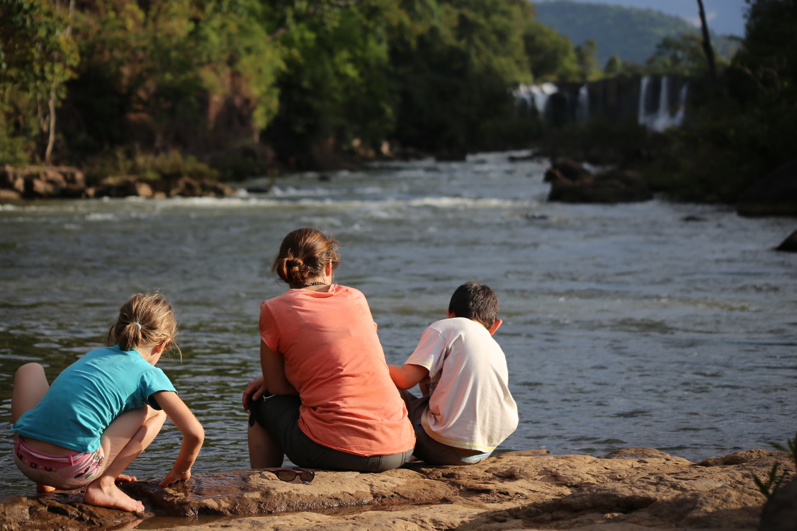 Plateau des Bolovens. Chutes de Tad Hang au loin.
