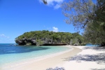 Ile des Pins
Baie de Kanumera, avec son fameux rocher, considéré comme sacré. Dommage pour Romain, il est interdit de l'escalader !