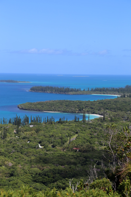 Ile des Pins.
Vue depuis le pic N'Ga.