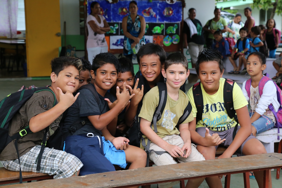 Moorea.
Romain et ses copains de Maatea !