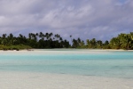 Atoll de Tetiaroa.
Cet atoll, le plus proche de Tahiti, est également connu pour appartenir à la famille Brando. L'acteur, à la fin du tournage Les Révoltés du Bounty en 1965, avait acheté l'île.
Ils ont depuis construit l'hôtel The Brando sur un des motus, un hôtel ultra-luxe ouvert il y a un an.
Et pour la petite histoire, le chef pâtissier de l'hôtel est de Chamelet !