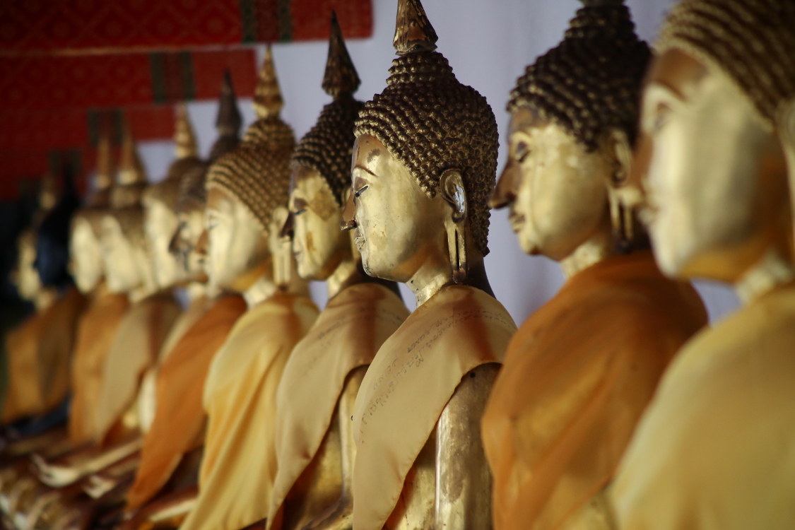 Bangkok. Le temple Wat Pho possÃ¨de la plus vaste collection de Bouddhas de ThaÃ¯lande.