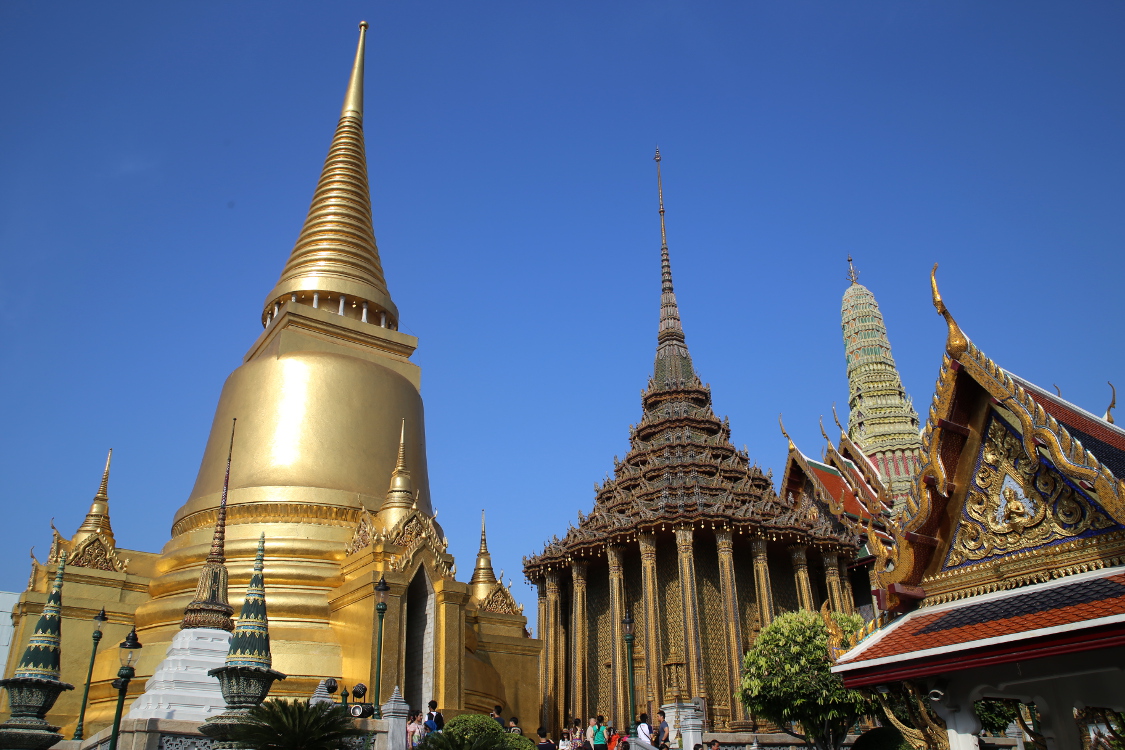 Bangkok.
Wat Phra Kaew, temple du bouddha d'Emeraude.