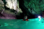 Koh Muk.
Emerald cave, une petite plage entourée de falaises calcaires, que l'on ne peut atteindre qu'en traversant un tunnel long de 80m. Une belle expédition a la nage !