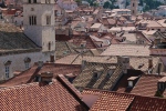 Croatie.
Dubrovnik et ses toits.
Pour la restauration de la ville, les tuiles auraient été fabriquées à Toulouse.